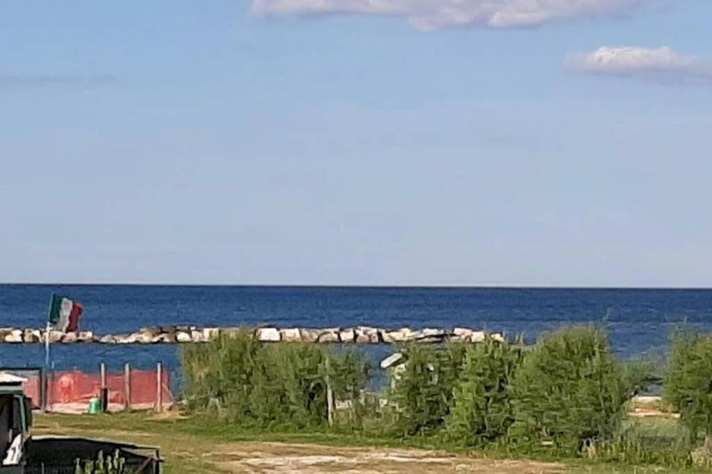 Bilocale Vista Mare Lägenhet Fano Exteriör bild